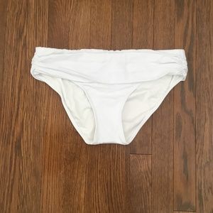 NWOT Victoria’s Secret Heavenly (higher mid-rise) Bikini Bottom in White Medium